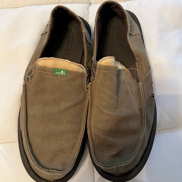 Men’s Sanuks slip ones/size 9 - Picture 1 of 3